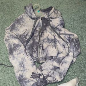 Cropped hoodie (buy one get one free on everything bundled)